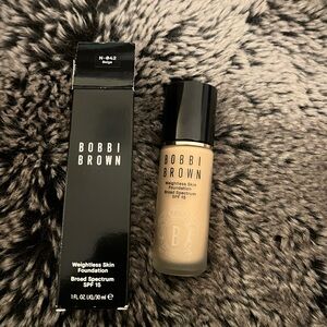 Bobbi Brown Weightless Skin Oil-Controlling Foundation SPF 15 N-042 Beige